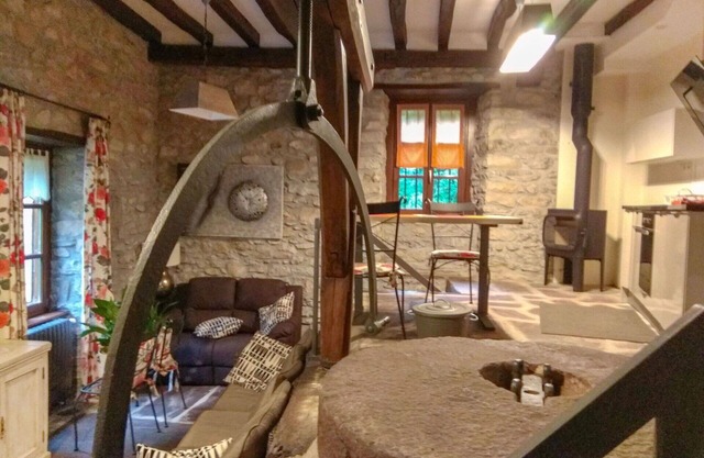 Stunning private villa for 4 guests with WIFI, TV, terrace, panoramic view and parking