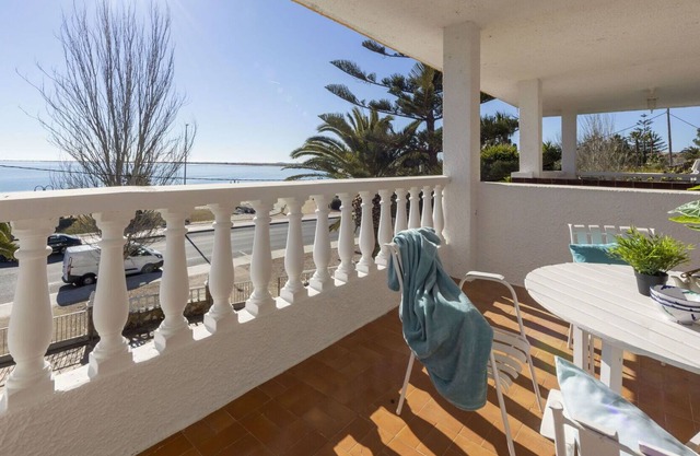 Stunning private villa for 12 people with WIFI, TV, patio, pets allowed and parking