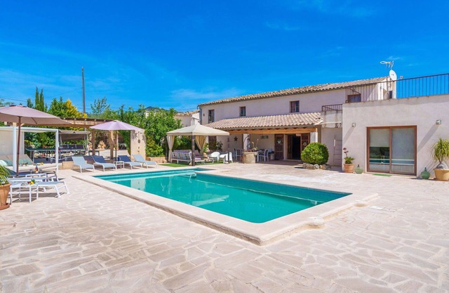 Stunning private villa for 8 guests with private pool, WIFI, A/C, TV, patio and panoramic view