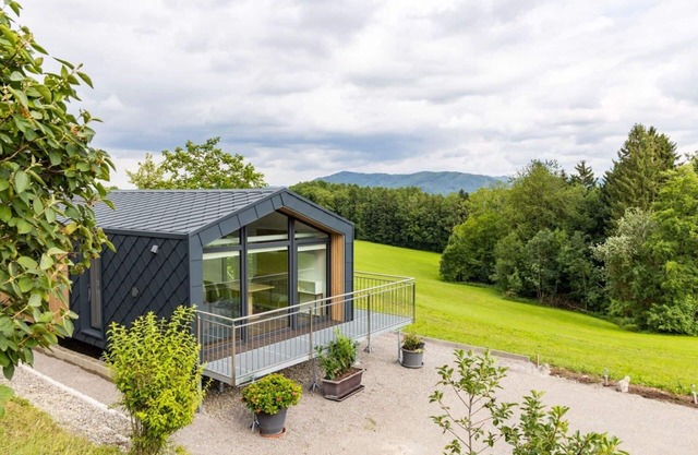 Stunning private villa for 7 people with WIFI, TV, balcony, pets allowed, panoramic view and par.