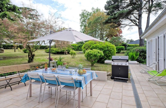 Stunning private villa for 8 guests with WIFI, TV, terrace and pets allowed