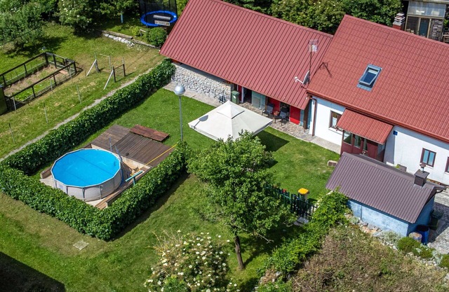 Stunning private villa for 4 people with A/C, private pool, WIFI, TV, pets allowed and parking