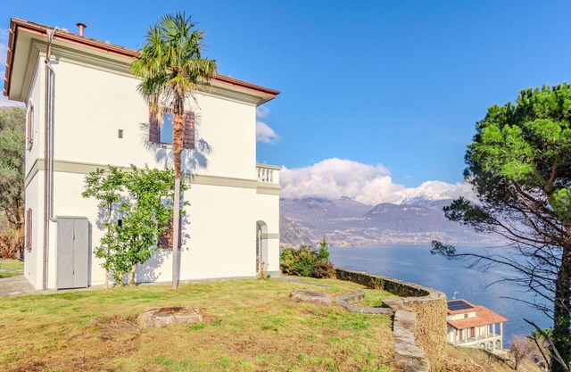 Stunning private villa for 4 people with WIFI, TV and patio
