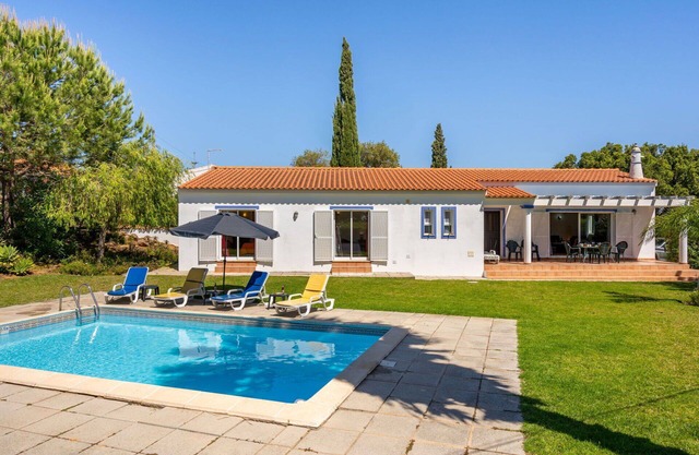 Stunning private villa for 6 people with A/C, private pool, WIFI, TV, terrace and pets allowed