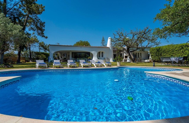 Stunning pure Algarvian style Villa 2 mns Vale do Lobo/Quinta do lago