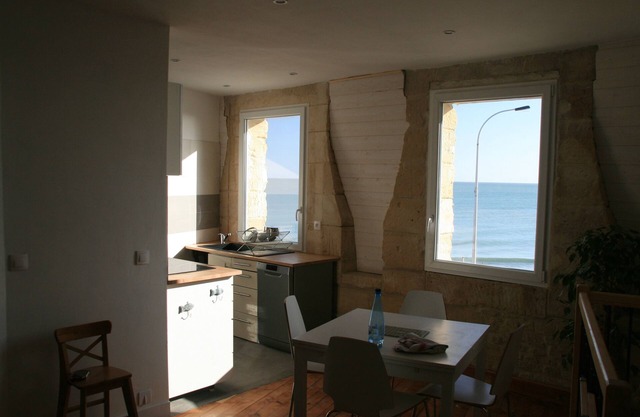 Stunning sea view, House with small garden