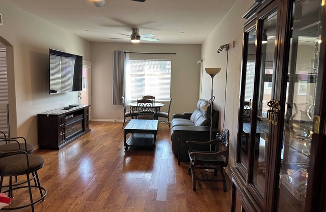 Stunning Senior condo in Redondo Beach walking distance to Mall and restaurants