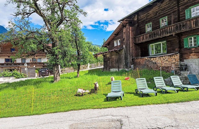 Stunning villa for 8 guests with WIFI, TV, balcony and pets allowed