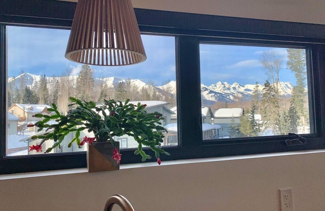Stunning Views - Mountain Modern & Vintage Charm