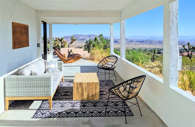 Stunning Views: Rockwood Hill House