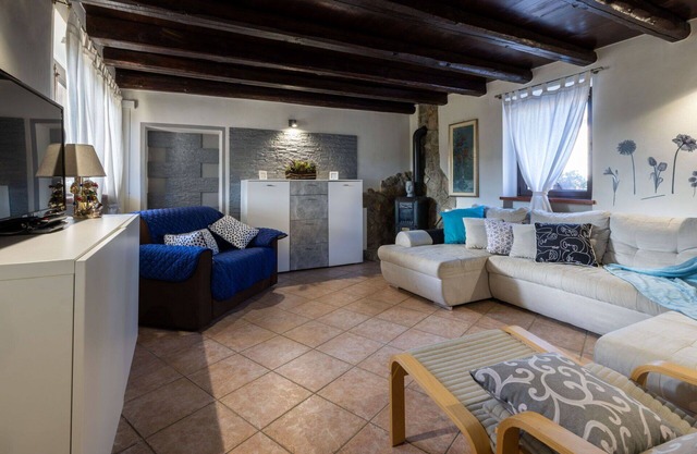 Stunning villa for 5 people with WIFI, TV, terrace, pets allowed and parking