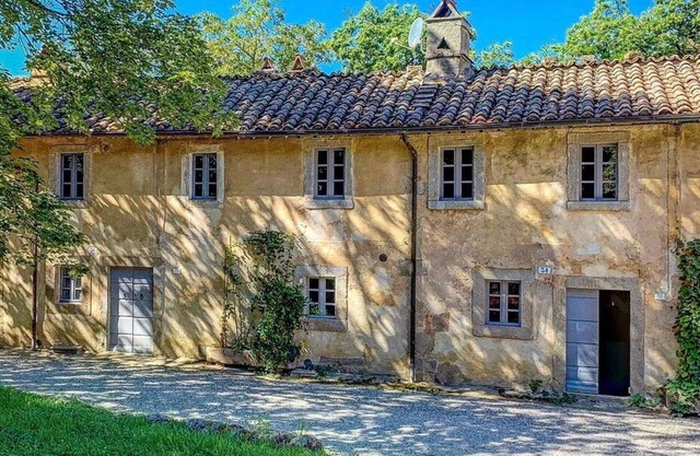 Stunning villa for 4 guests with pool, WIFI, TV, panoramic view and parking