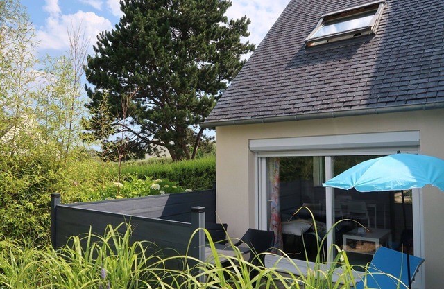Stunning villa for 3 guests with WIFI, TV, patio and pets allowed