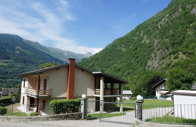 Stunning villa for 5 people with WIFI, TV, terrace, pets allowed and panoramic view