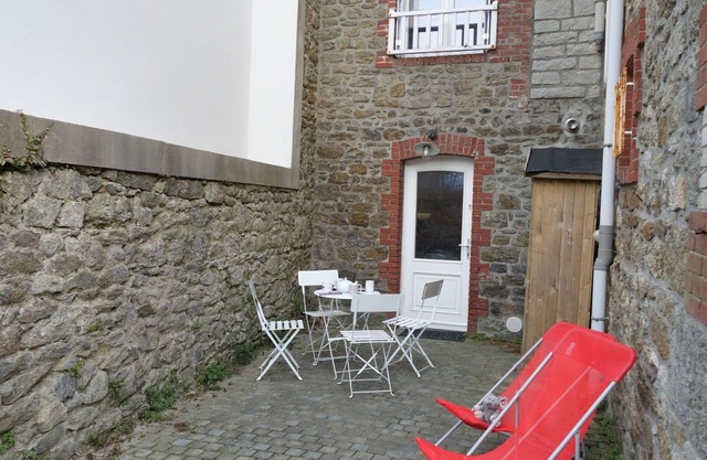 Stunning villa for 5 people with WIFI, TV, terrace, pets allowed and parking