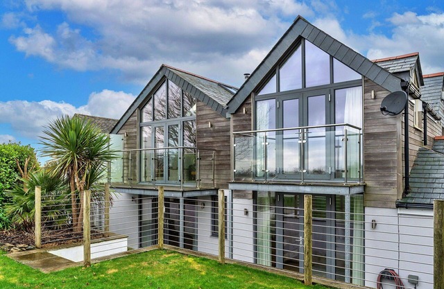 Stunning villa for 8 guests with WIFI, terrace and parking