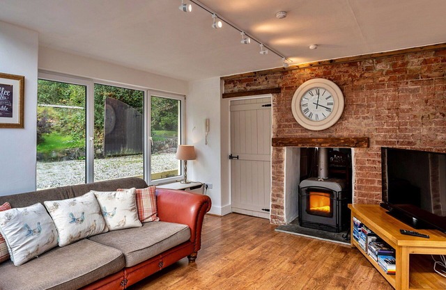 Stunning villa for 10 people with WIFI, pets allowed and parking