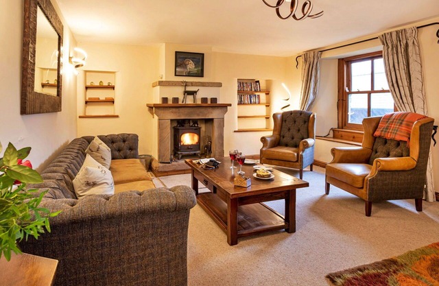 Stunning villa for 8 guests with WIFI, TV and parking