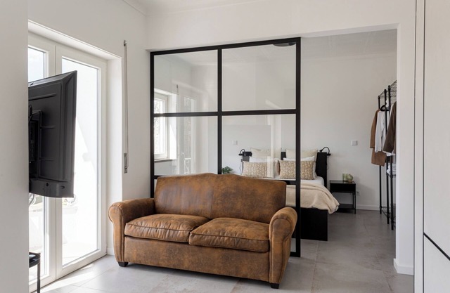 Stylish 1-Bedroom Retreat in South Lisbon
