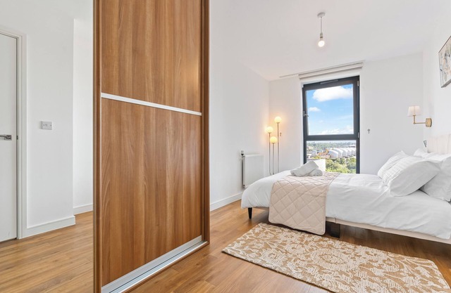 Stylish 1 BR + Gym/Near Excel London/City Airport