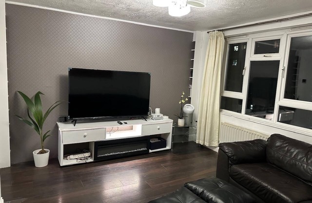 Stylish 1BR Apt w/Fireplace & High-Speed WiFi