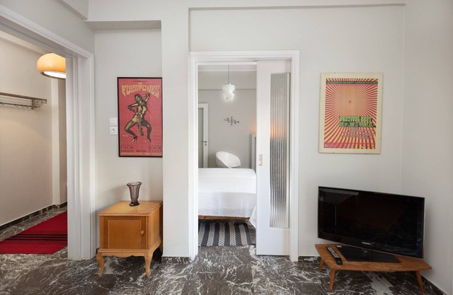 Stylish 2 bedroom Apt in Thiseion, large balcony
