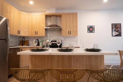 Stylish 2BD Brooklyn Retreat with Backyard & Basement