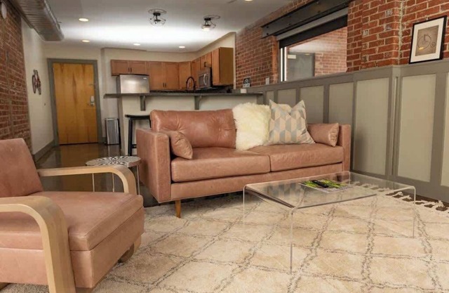 Stylish 2BR downtown luxury