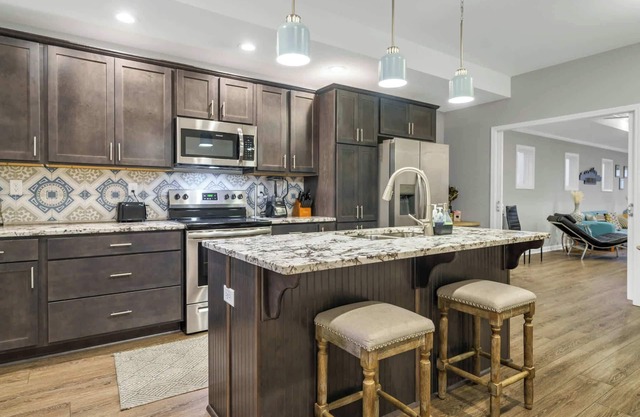 Stylish 3BR 2BA Retreat in the Heart of Louisville