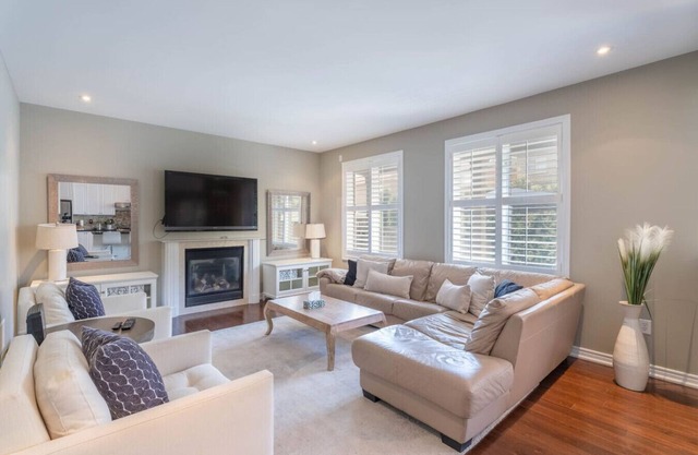 Stylish 4BR Oasis | Peaceful Mississauga Location