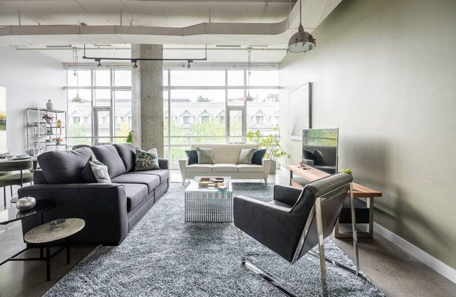 Stylish and Modern 1BR Industrial Loft!