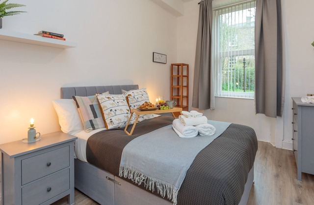 Stylish apartment at the edge of Meadows Park
