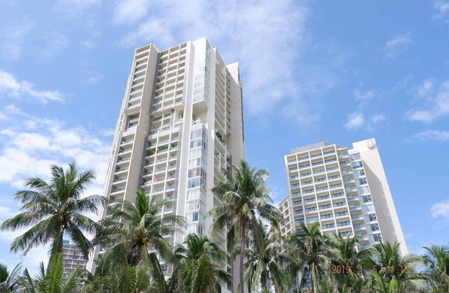 Stylish beachfront Studio @The Costa Residences