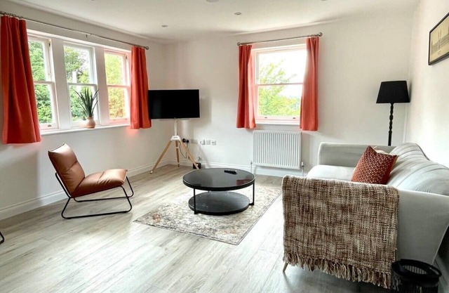 Stylish Central Reading | Free Parking |