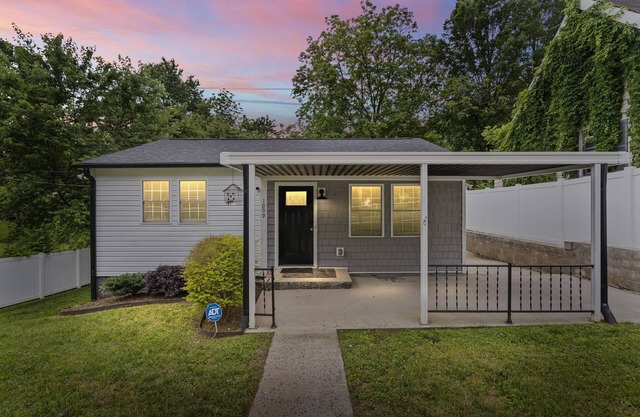Stylish Downtown Gastonia Stay – 2BR/2BA w/King + Queen