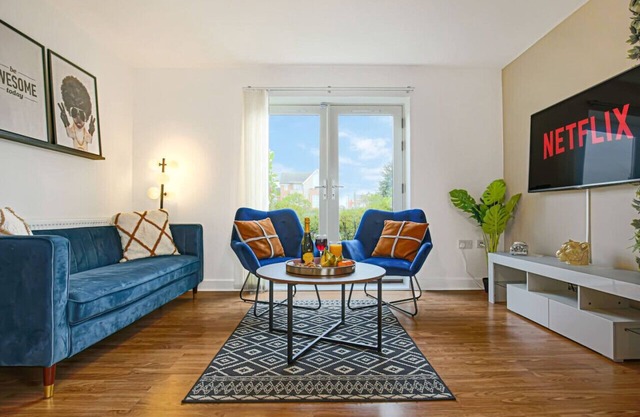 Stylish Flat Free Parking Balcony Sky TV