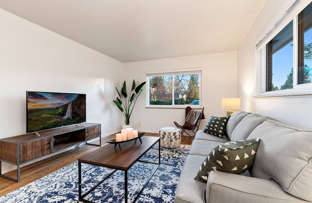 Stylish Getaway w/Designer Touches - Free Bikes