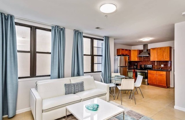 Stylish & Great location next to the convention center