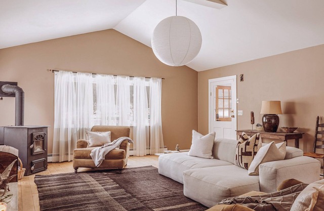 Stylish home w/Sunroom on 15 Magical Acres w/Stream near Delaware River
