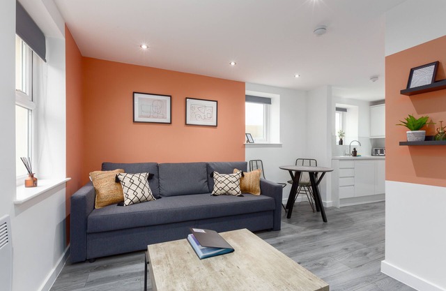 Stylish One Bed Apartment, Close to the beach, Central location