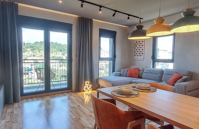 Stylish One Bedroom Apartment