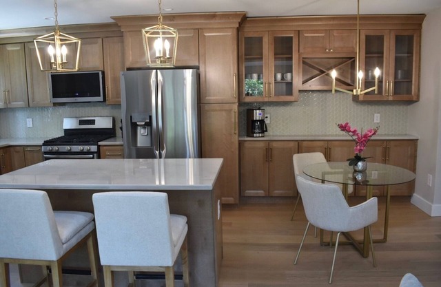Stylish Renovated Ranch, 4 Bed/3.5 Bath, North Troy in Private Cul-de-Sac