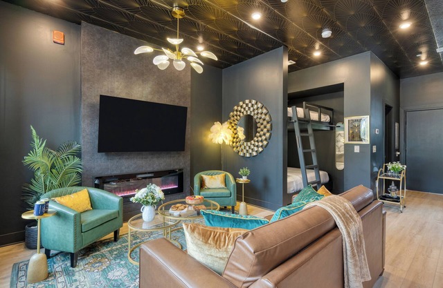 Stylish Studio for 6 Near Broadway & East Nashville Restaurants | Lischey Loft