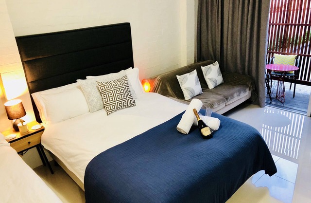 Stylish Studio, Sleeps 4, Aircon
