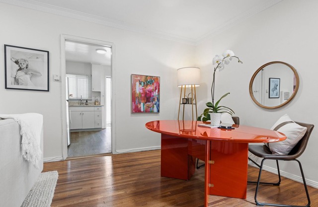 Stylish Sunset Stay! Steps away from Sunset Strip!