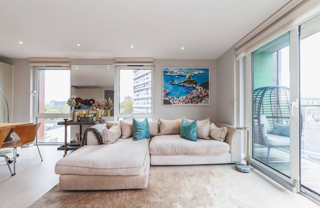 Stylish Three-Bedroom Battersea Flat