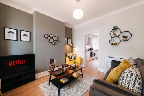 Stylish & Well Equipped Modern Home