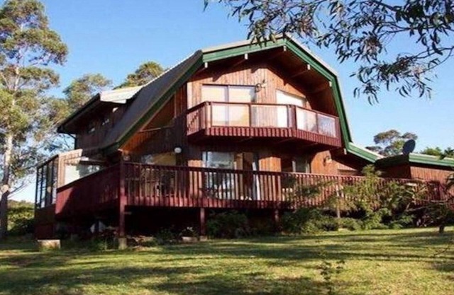 Sublime Cedar Lodge - Cedar Glass Lodge, 5 Bedroom, 2 Bathroom, Spa Bath, Large Group, Accessible