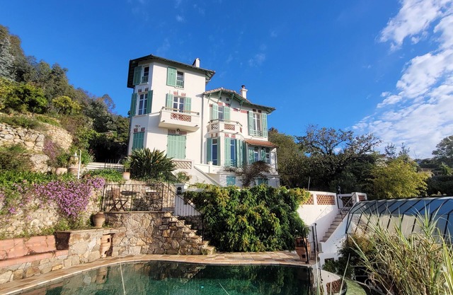 Sublime Villa With Sea View Over Cannes And Lérins Islands With Infinity Pool