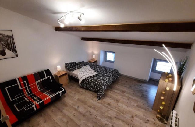 Suite 3 pièces chambre+cuisine+SDB centre ville